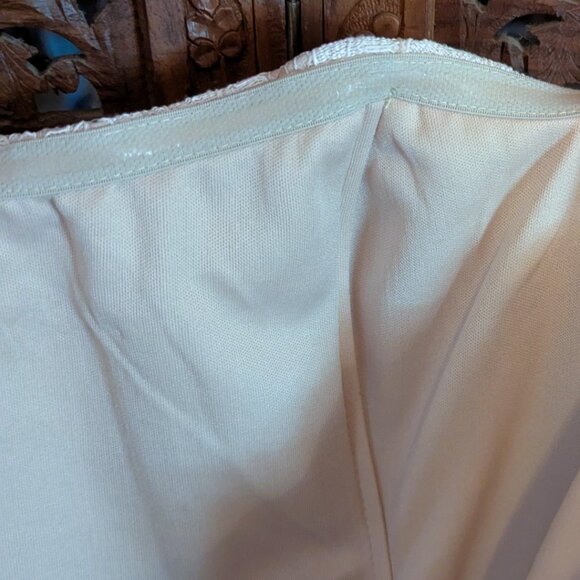 NWT Lulus Give it a Twirl White Lace Strapless Midi Dress - Size Small 🩷 - Picture 12 of 14